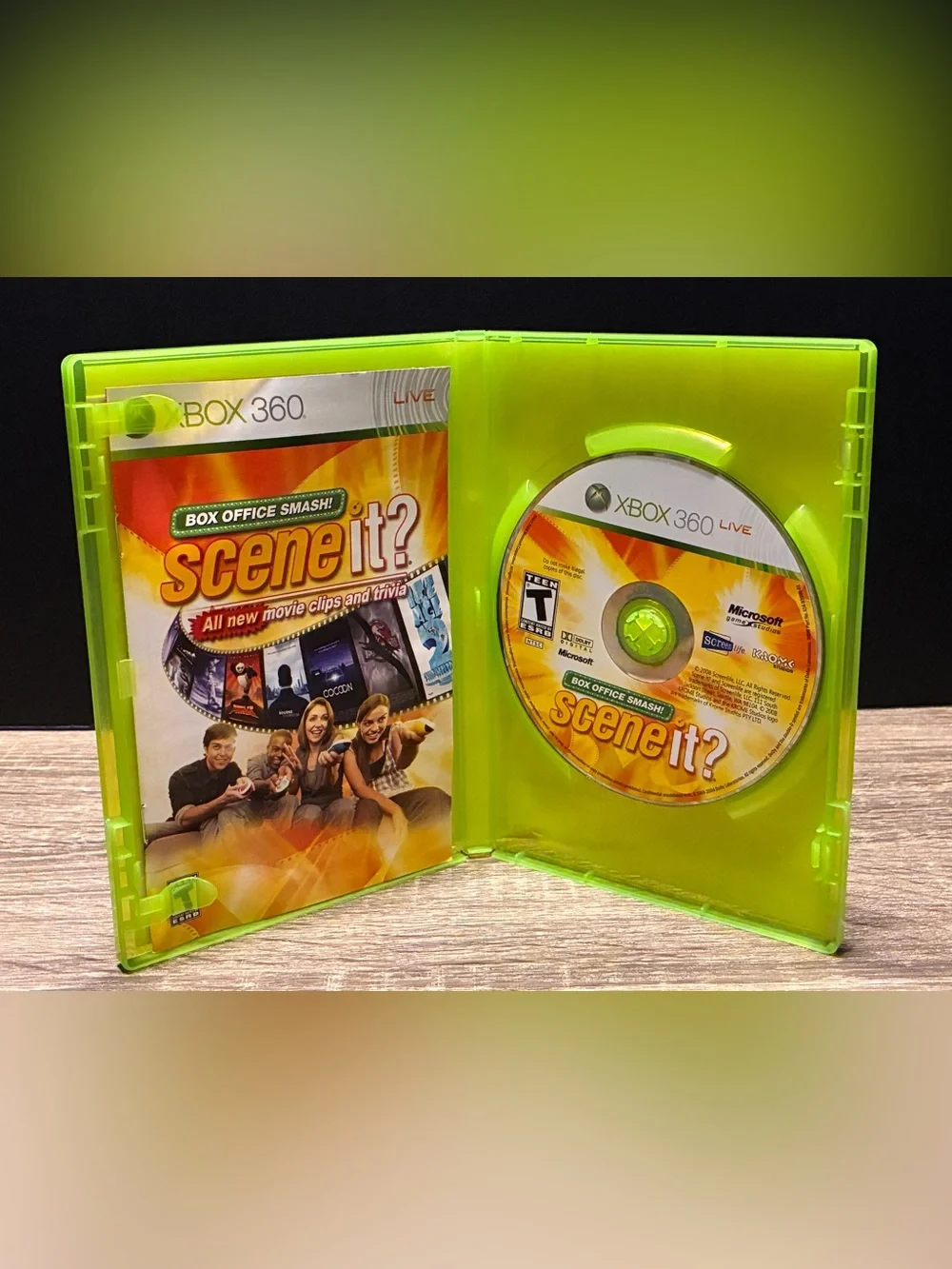 SCENE IT? Box Office Smash Bundle (Xbox 360, 2008 Disc + 4 Controllers) CIB VGC